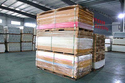 亞克力板與鋼化玻璃哪個貴